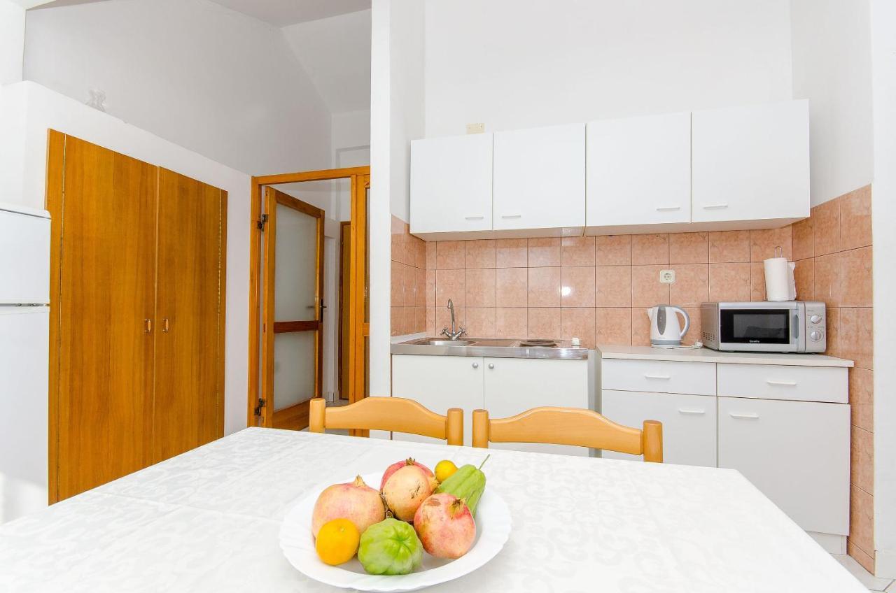 Apartments Zoran Drvenik  Eksteriør billede